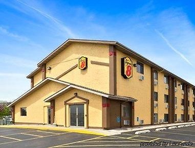 Super 8 By Wyndham Cedar Rapids Hotell Eksteriør bilde