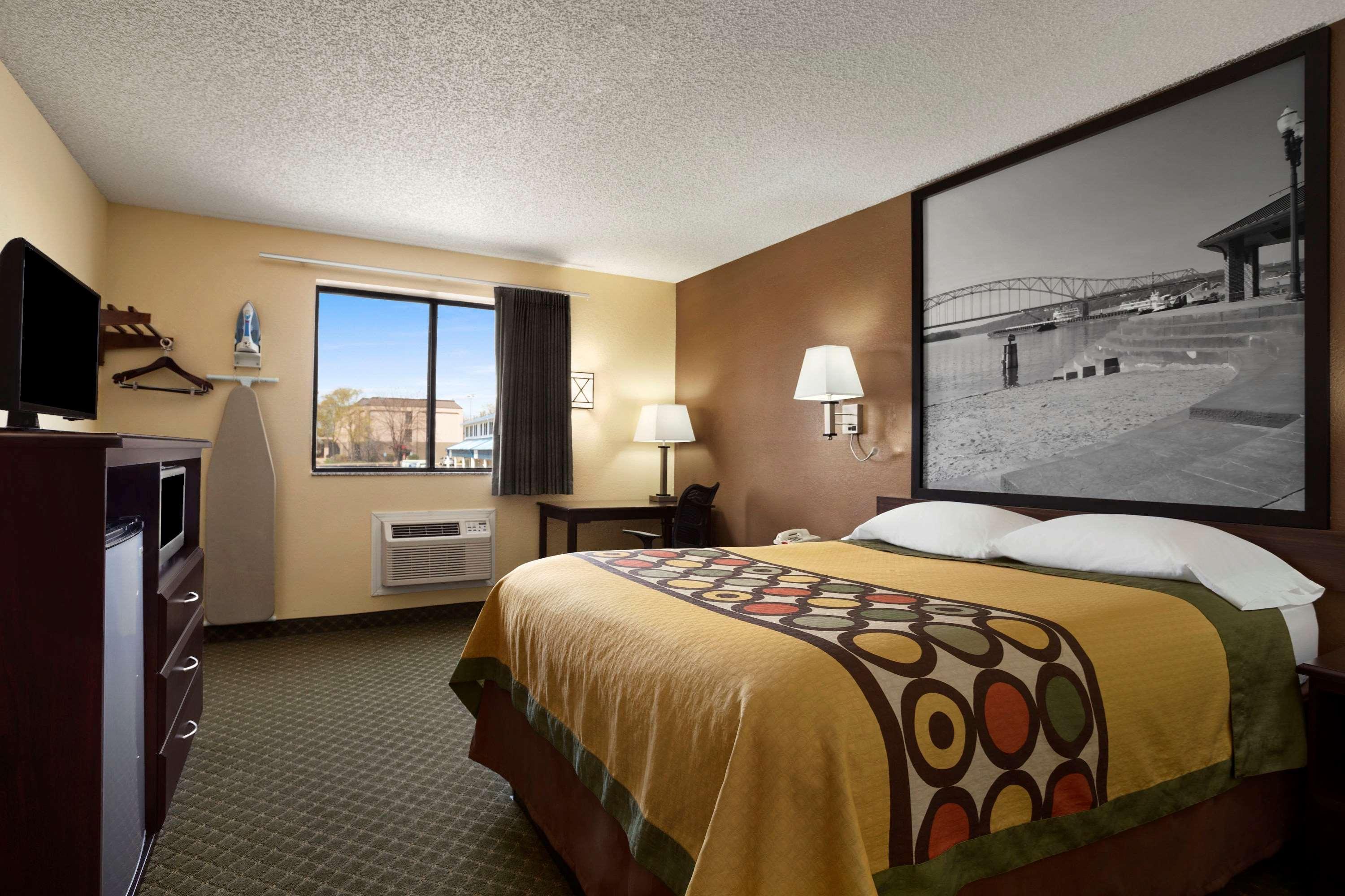 Super 8 By Wyndham Cedar Rapids Hotell Eksteriør bilde