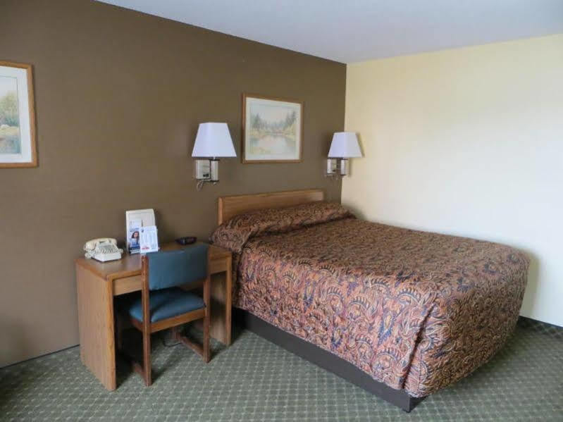Super 8 By Wyndham Cedar Rapids Hotell Eksteriør bilde